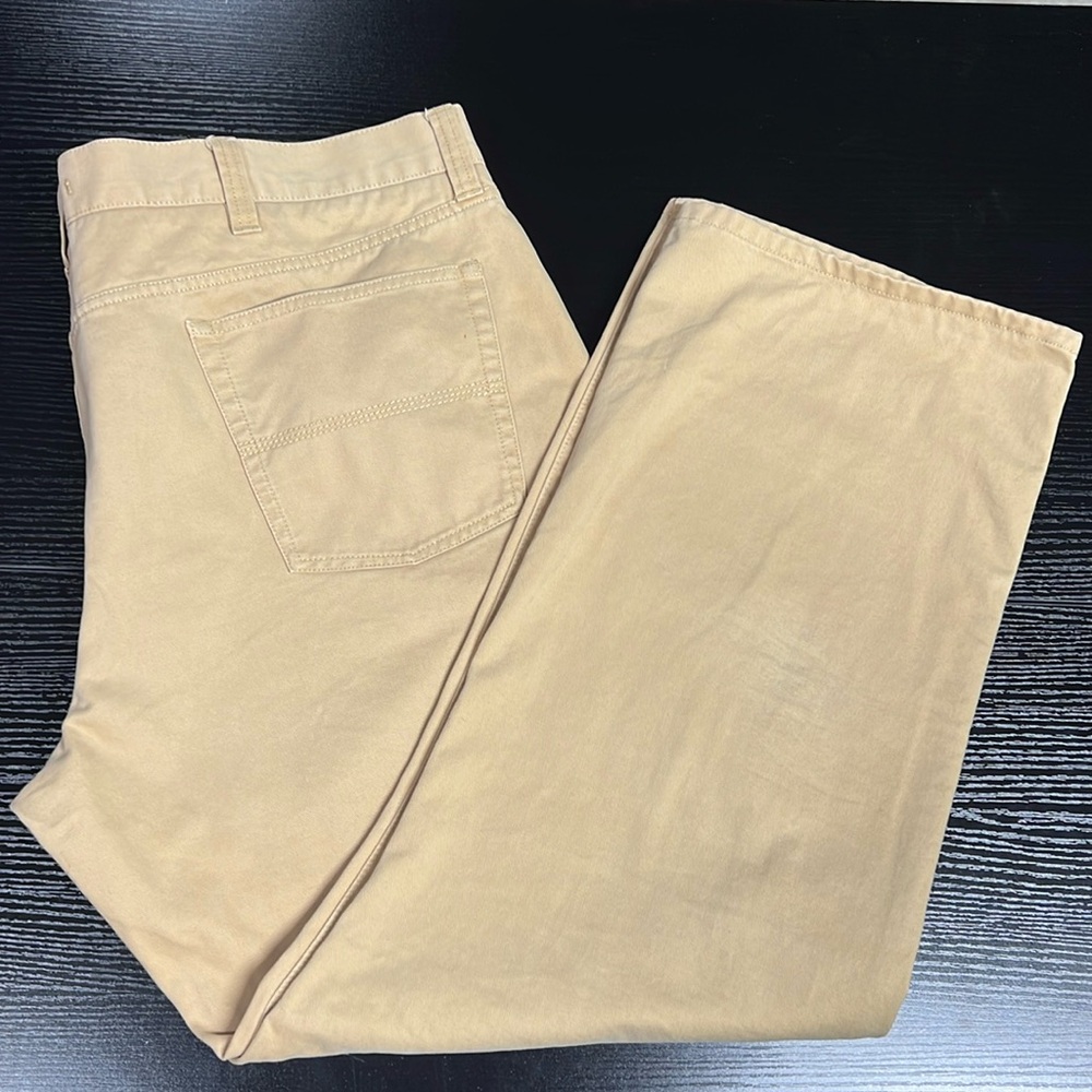 L.L. Bean Standard Fit Khakis‎ Chinos Pants Tan 42W x 30INS
